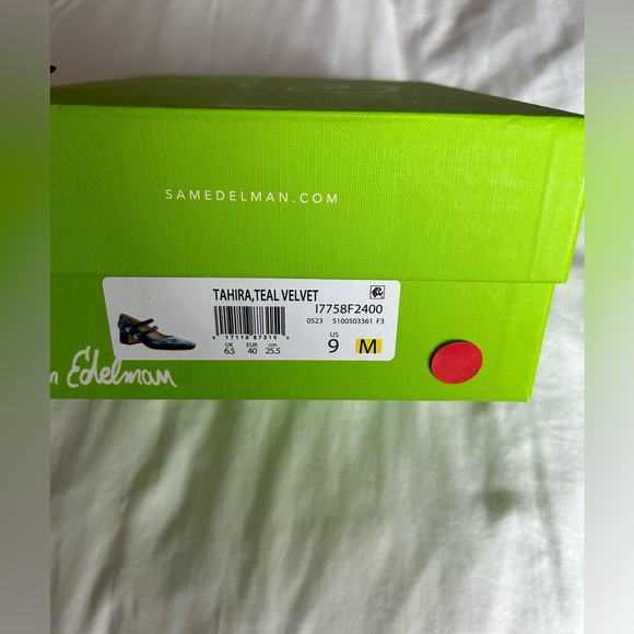 Sam Edelman: Tahira Velvet Double Strap Mary Jane Dress Pumps - Picture 4 of 5